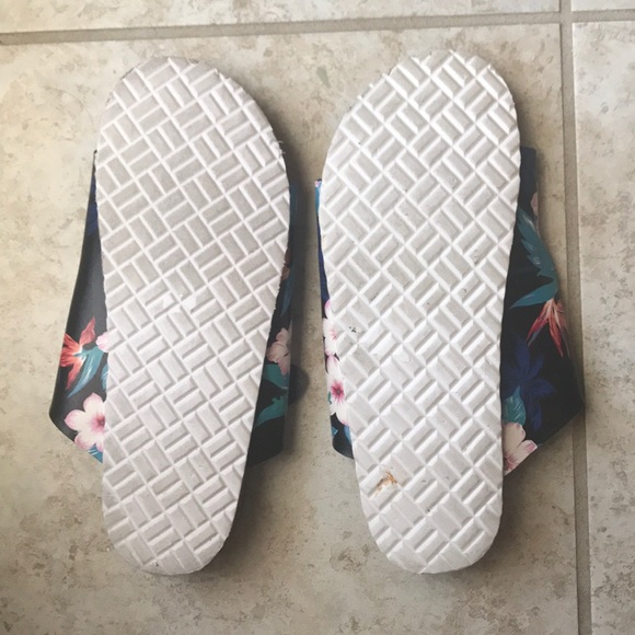 American Eagle Slides - Picture 2 of 3